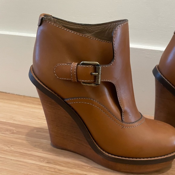 Chloe Wedge Platform Ankle Boots - Picture 4 of 9